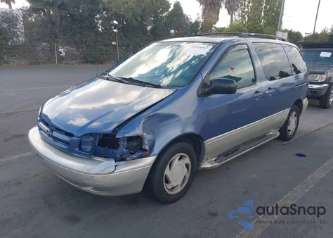 1998 Toyota Sienna Xle from USA, damaged, VIN 4T3ZF13C8WU049551
